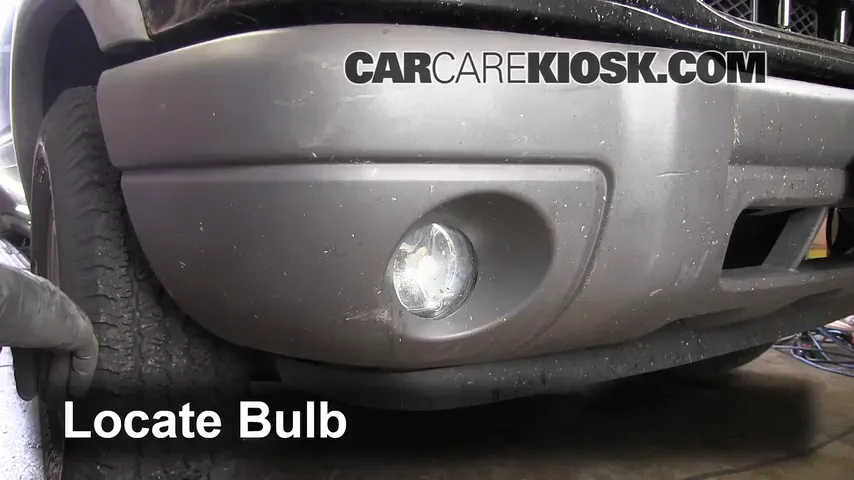 2000 Ford Explorer XLS 4.0L V6 Lights Fog Light (replace bulb)